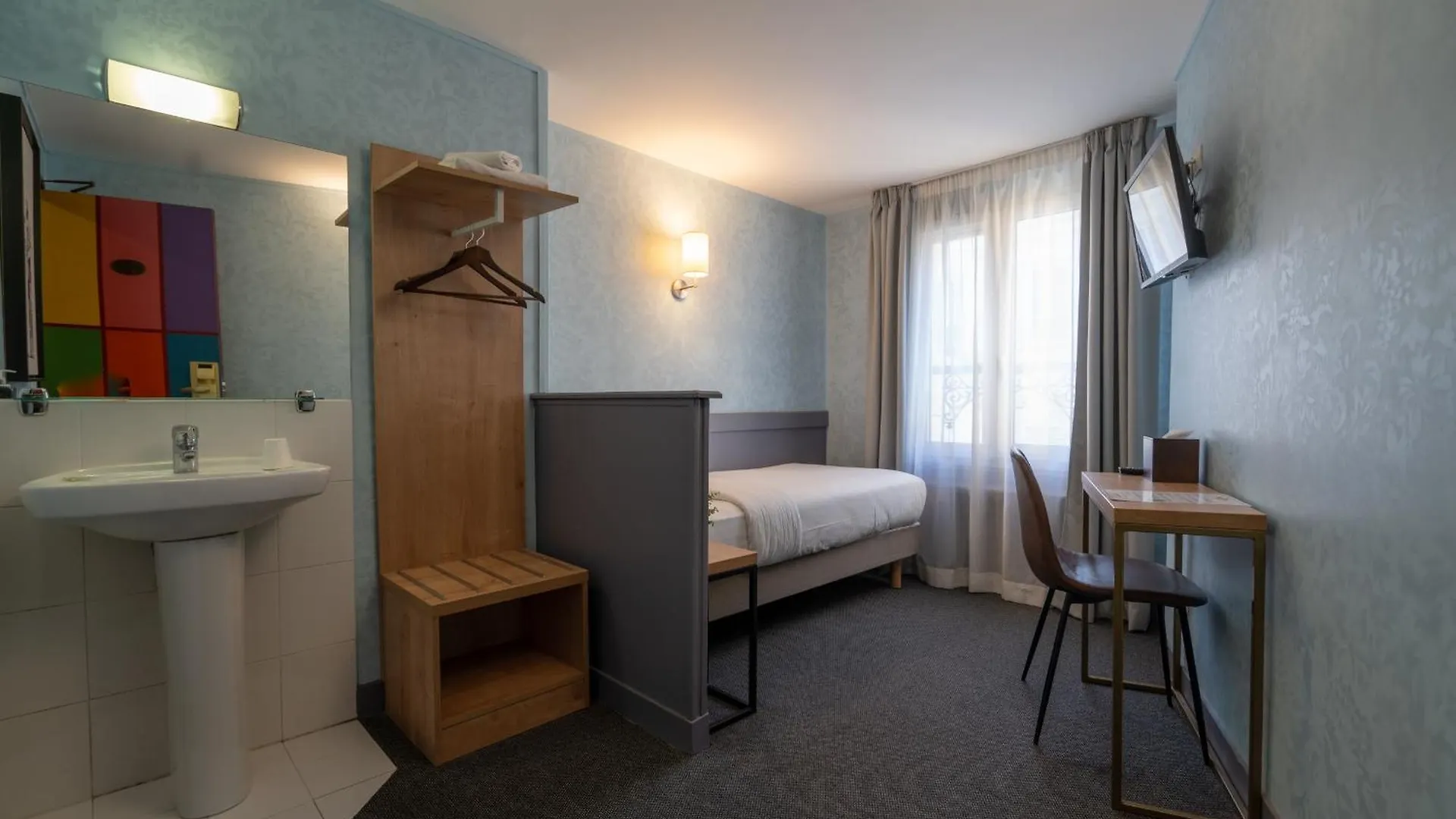 Walled Off Hotel Paris